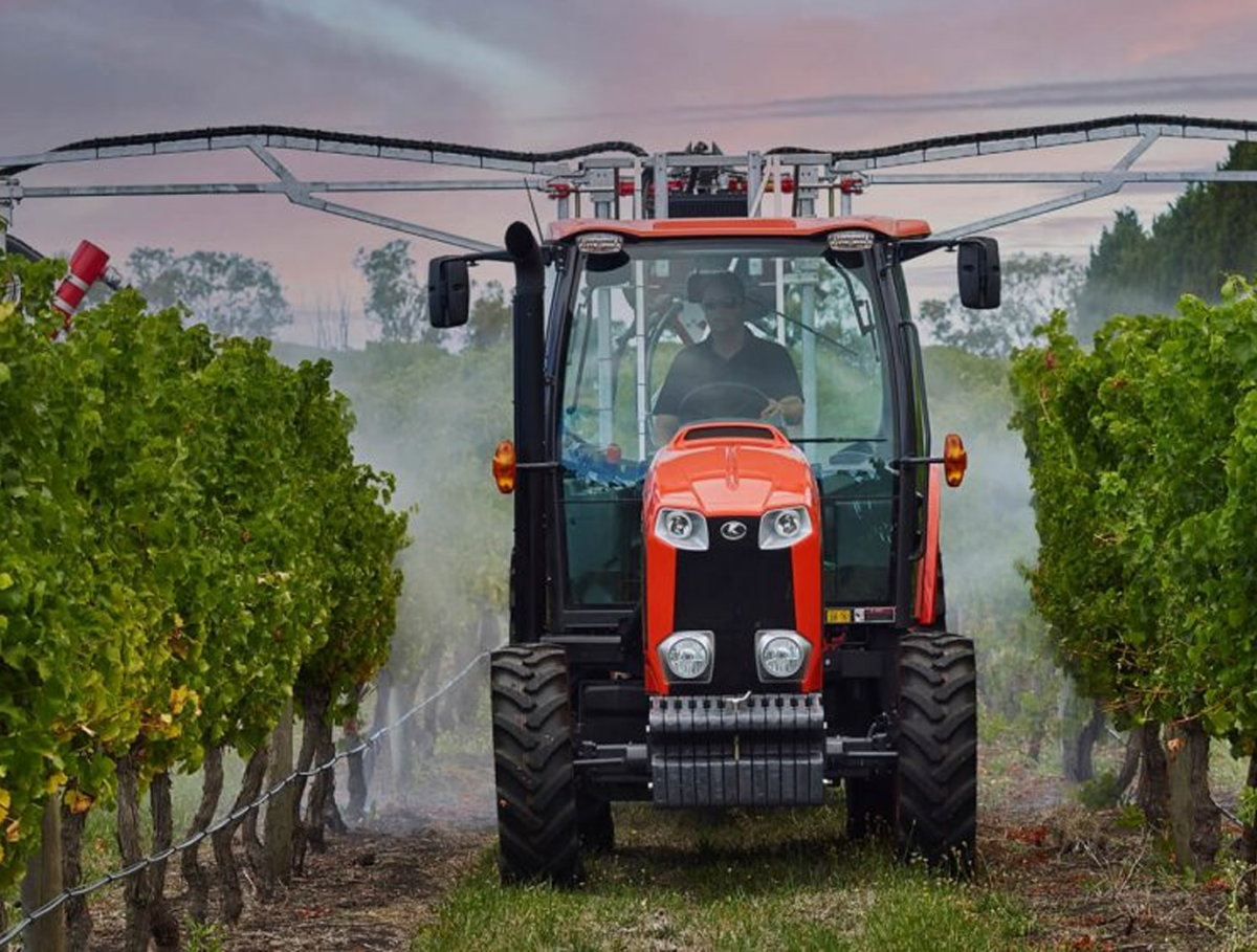 Kubota M100 M110GX Tractor