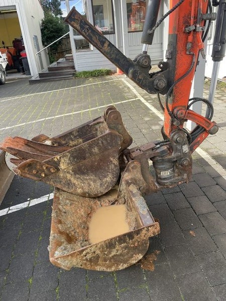 2314286738